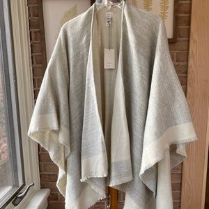 Women's Cream and Gray Shawl